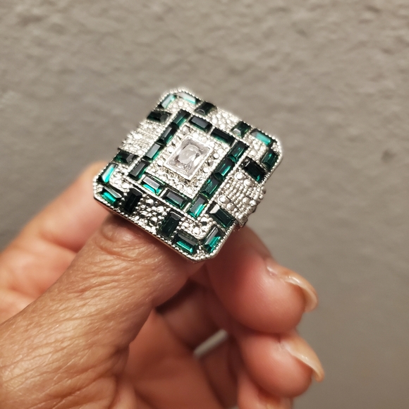 RING. - Picture 3 of 5